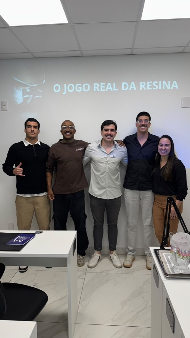 Dr. Bruno ministrando aula